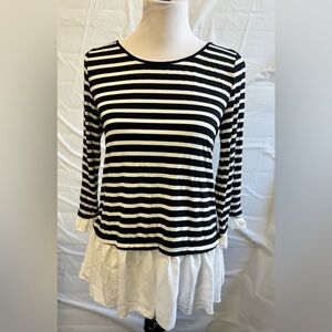 Women's NWOT Les Amis Top Size Large Boutique Brand With Ruffle‎ Bottom